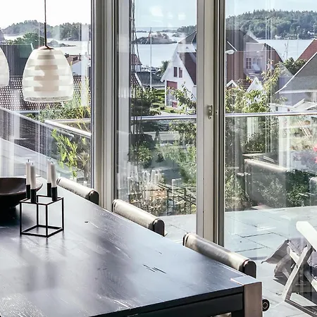 3 Bedroom Beautiful In Casa vacanze Lillesand